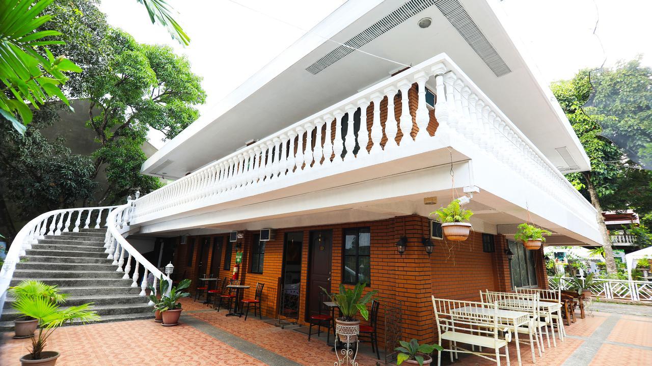 Luljetta'S Place Garden Suites 안티폴로 외부 사진
