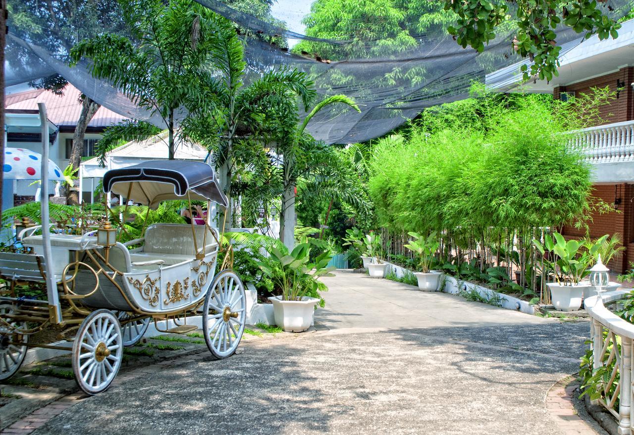 Luljetta'S Place Garden Suites 안티폴로 외부 사진