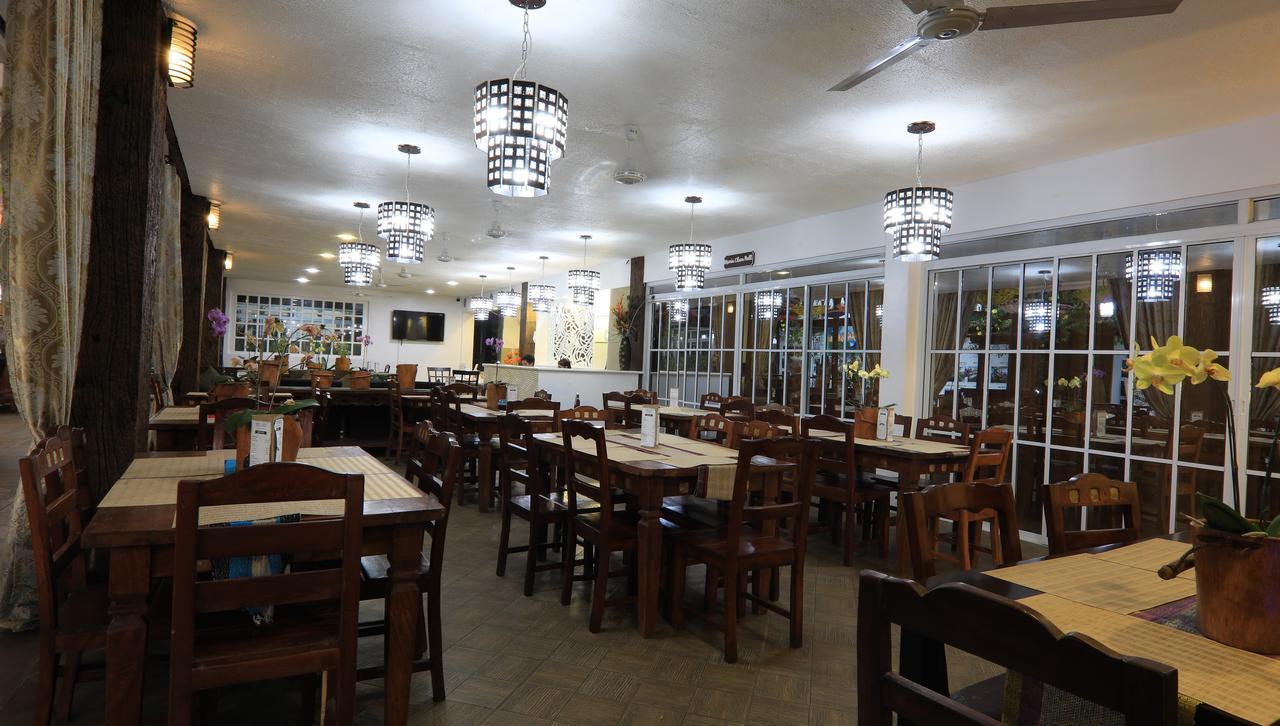 Luljetta'S Place Garden Suites 안티폴로 외부 사진